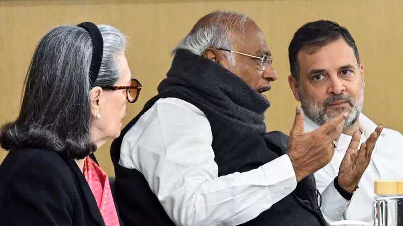 'Hate for Dalit': BJP attacks Cong over Kharge's treatment in presser - watch video