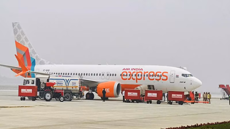 Meals, refunds, baggage help: Over 100 flights hit as dense fog blankets Delhi; govt issues advisory