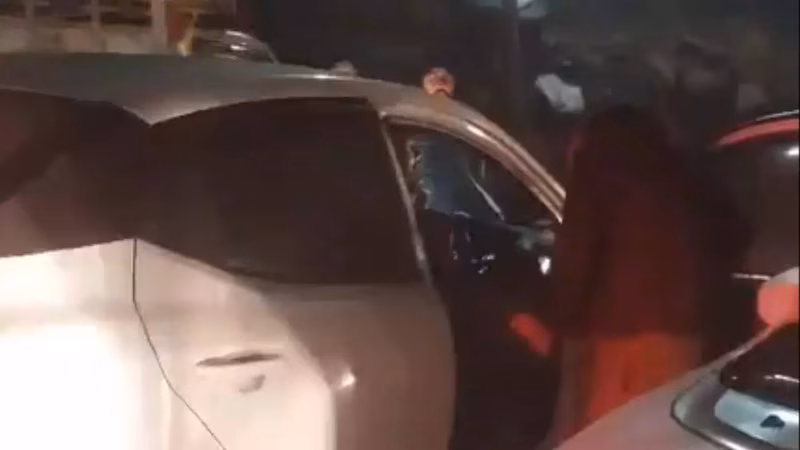 'I’ll urinate in your mouth': Woman SI threatens couple; shunted