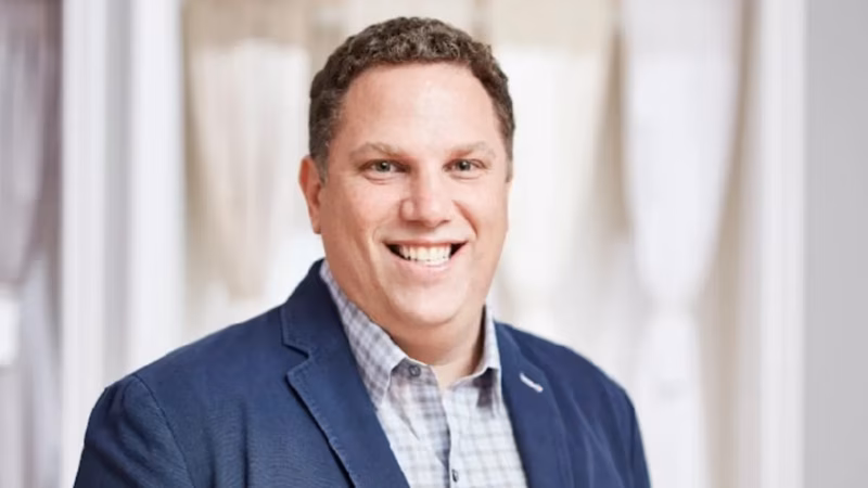 CEO Scott Tannen's 7 cues that quietly tell employers you walked in casually