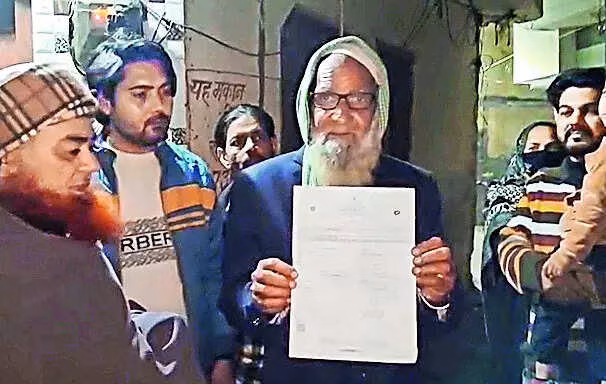 For SIR: UP man returns home from Bengal after 28 years; comes in search of documents