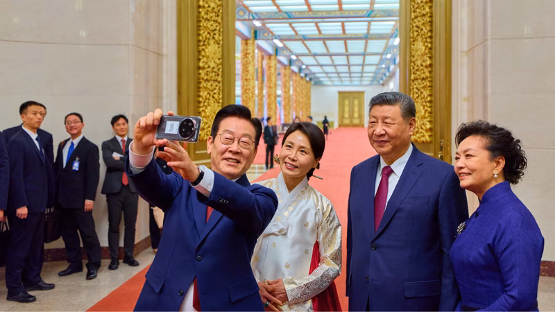'Shot of lifetime': S Korea's Lee takes selfie with Xi months after 'backdoor' phone joke
