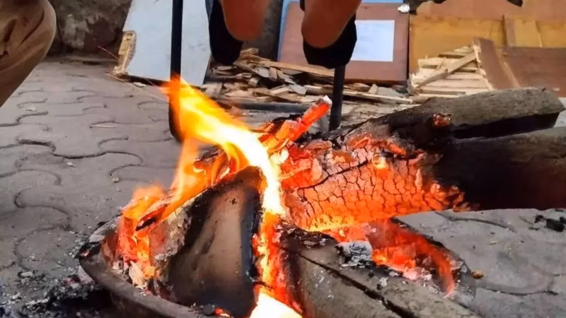 Chilly winds, poor air hit Delhiites; dense fog at Palam reduces visibility to 100 metres