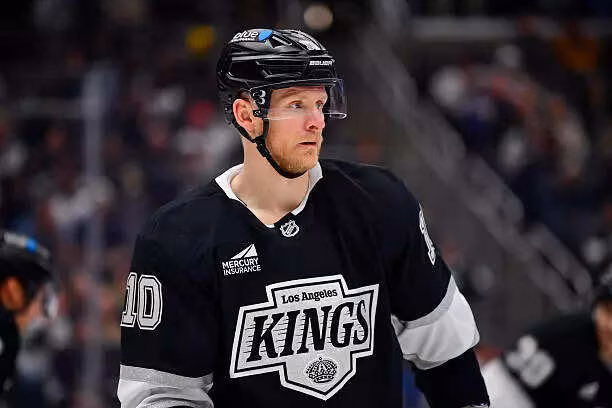 Corey Perry exits Kings after being placed on non-roster status