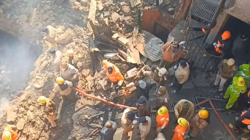 Arki market fire death toll climbs to 10; 6 LPG cylinders exploded in building