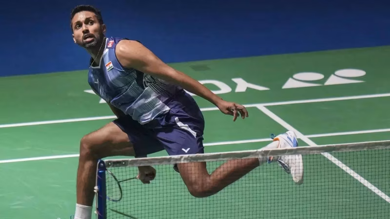 Bird poop halts India Open match; contradicts BAI's claims of 'clean' arena